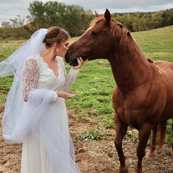 Meet your Posher, Celia - Picture 1 of 1